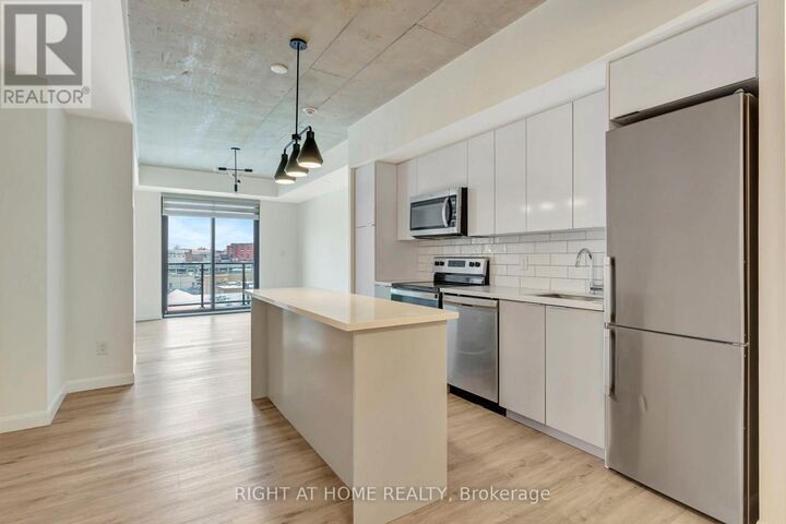Property Photo:  7 Erie Avenue 514  ON N3S 0K5 
