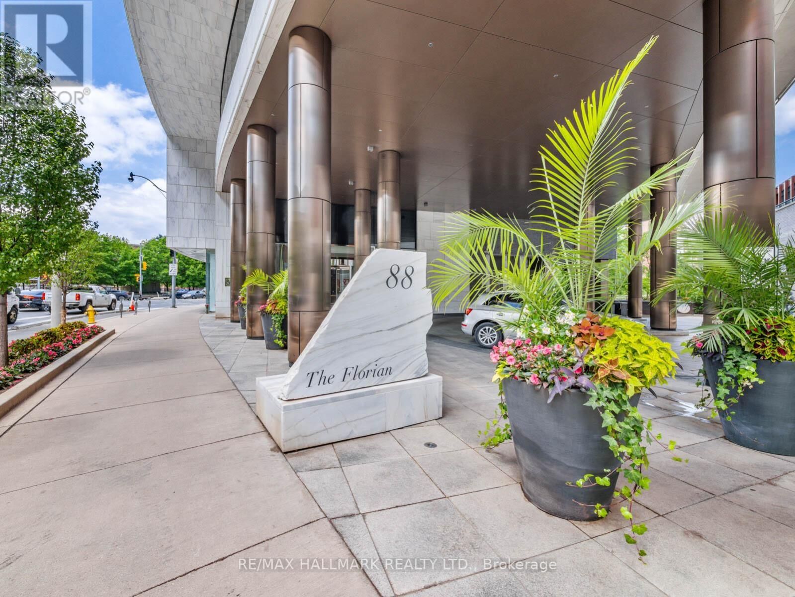 Property Photo: 88 Davenport Road 308 ON M5R 0A5