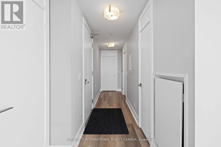 Property Photo: 32 Davenport Road 1508 ON M5R 0B5