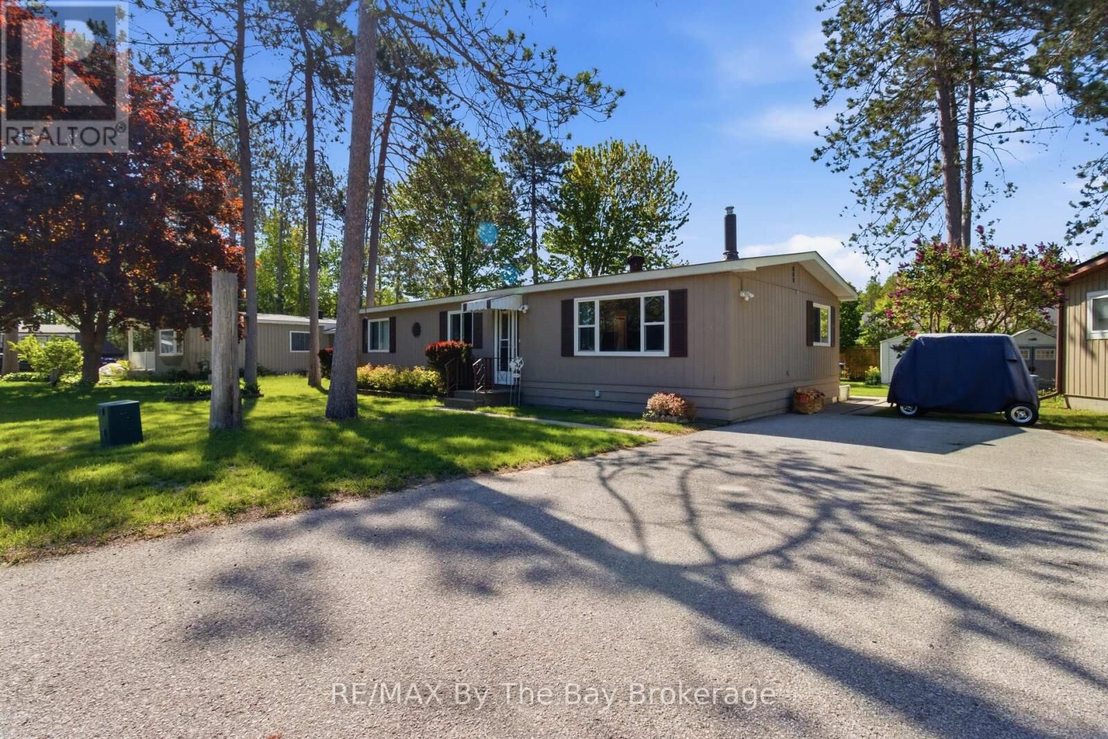 Property Photo: 3 Golf Avenue ON L9Z 1K2