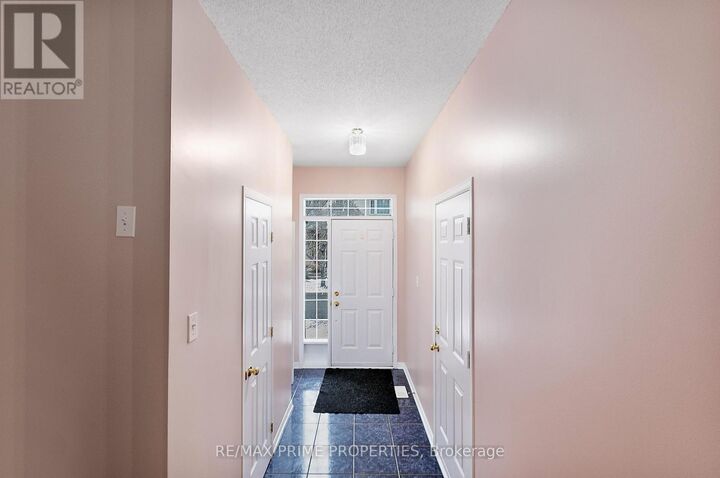 Property Photo: 211 Station Boulevard 7 ON K1G 6P2