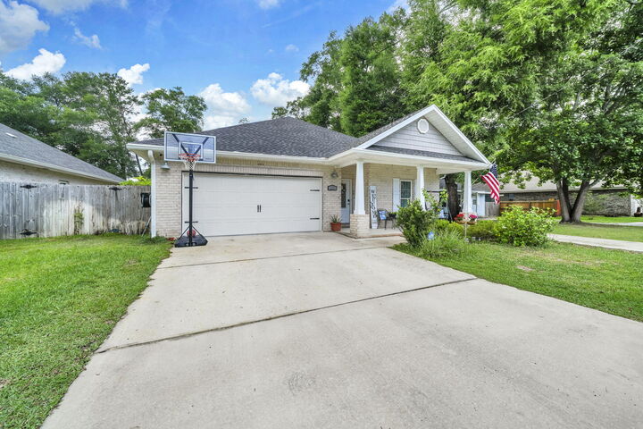 Property Photo:  114 Sasser Street  FL 32578 