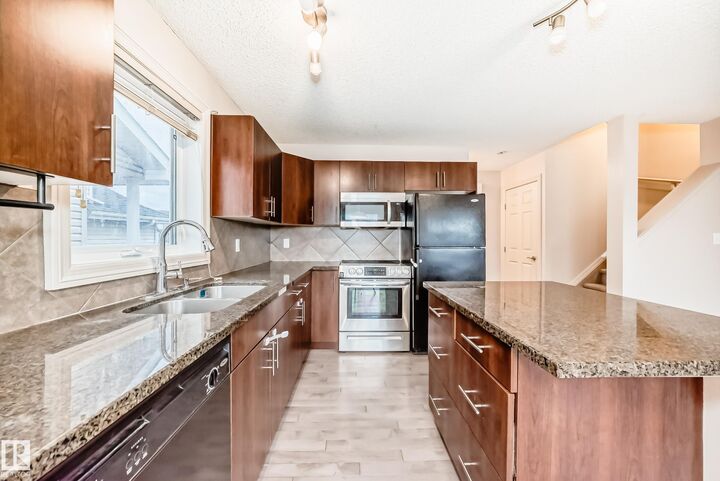 Property Photo:  1285 Cunningham Drive SW  AB T6W 0R7 