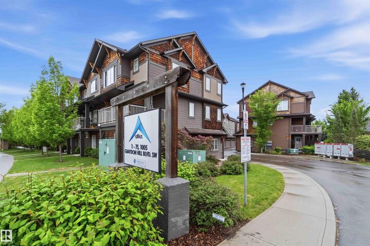 Property Photo: 36 1005 Graydon Hill Boulevard SW AB T6W 3J5