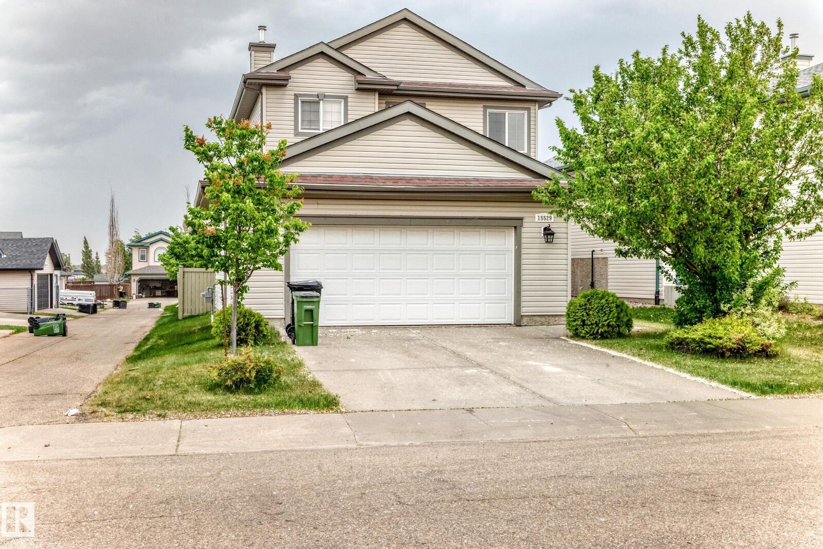 Property Photo:  15529 47A Street NW  AB T5Y 0B6 