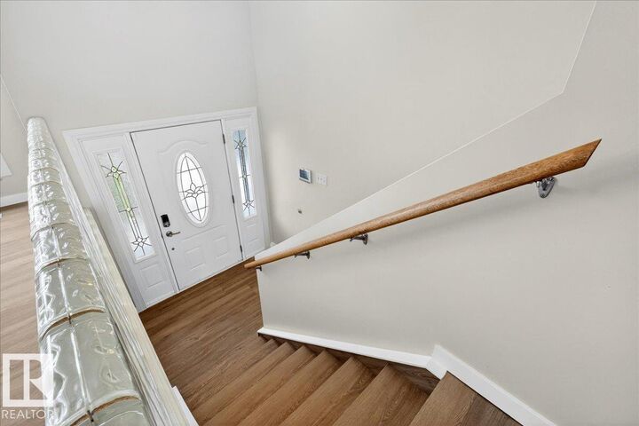 Property Photo:  1815 42 Street NW  AB T6L 3H6 