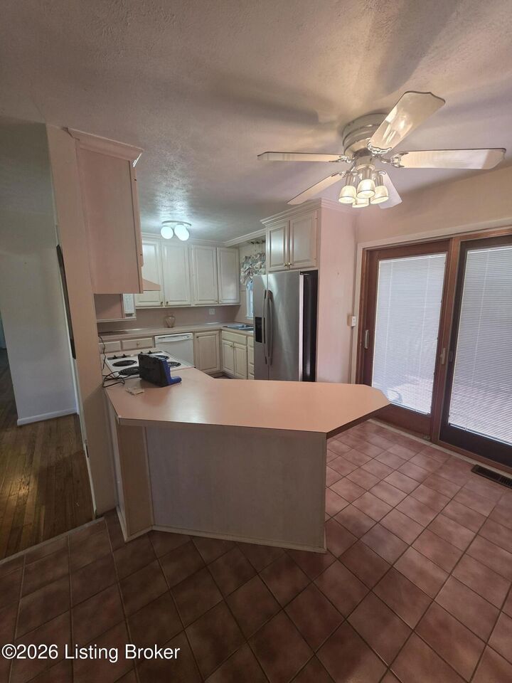 Property Photo:  12217 Ledges Dr  KY 40243 