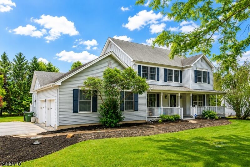 Property Photo:  13 Briarwood Rd  NJ 07853 