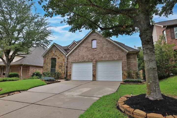 Property Photo:  7 Woodmoor Place  TX 77354 