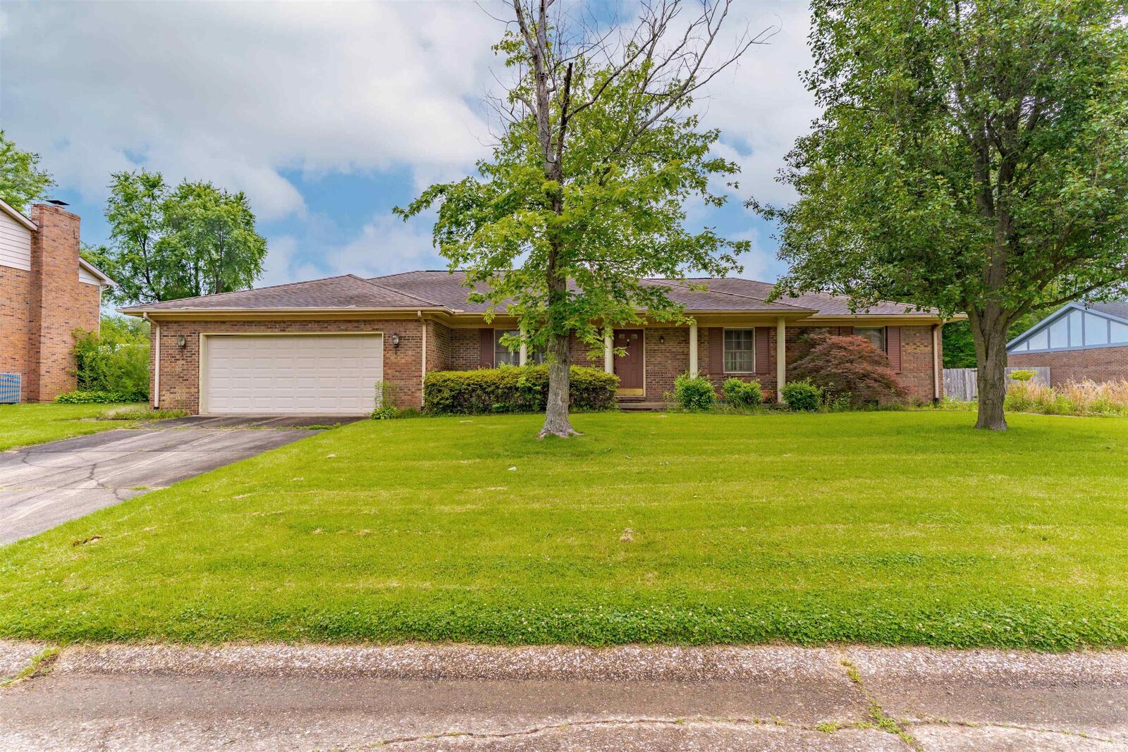 Property Photo:  5466 W Sherwood Drive  IN 47630-3192 