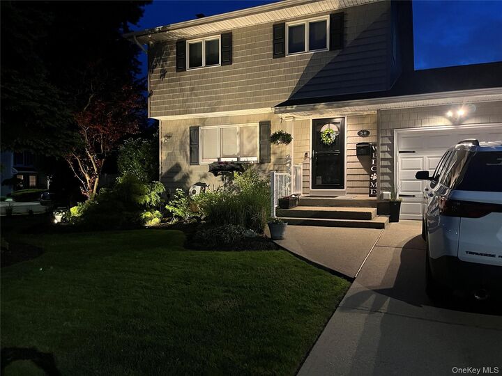 Property Photo:  2448 Wallen Lane  NY 11710 