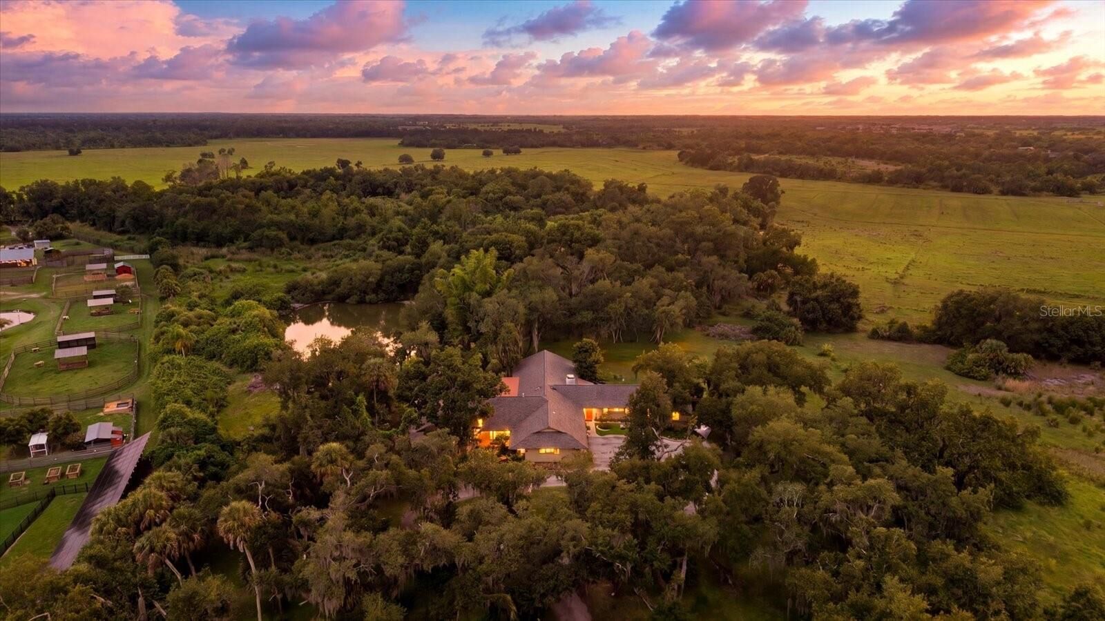 Property Photo: 5850 Vanderipe Road FL 34241
