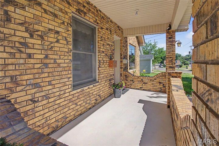 Property Photo: 601 N Sunset Boulevard MO 63701