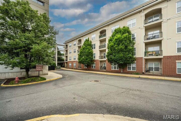 Property Photo: 1270 Strassner Drive 3202 MO 63144