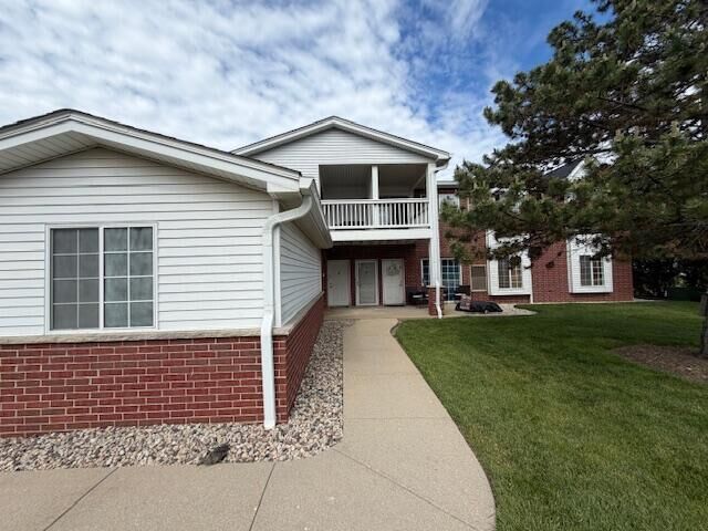 Property Photo:  8333 Lexington Pl  WI 53158 