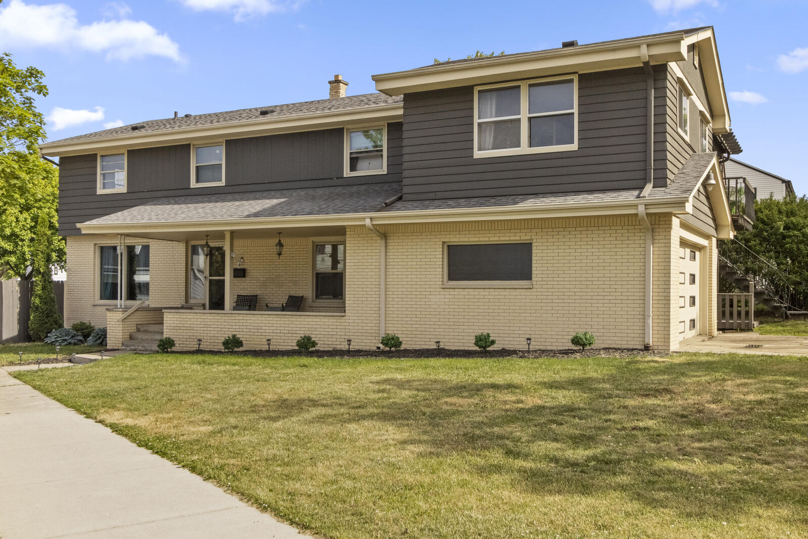Property Photo:  9625 W Metcalf Pl  WI 53222 