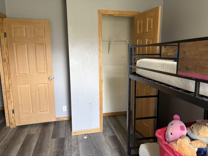 Property Photo:  618 Frontier Lane  ND 58784 