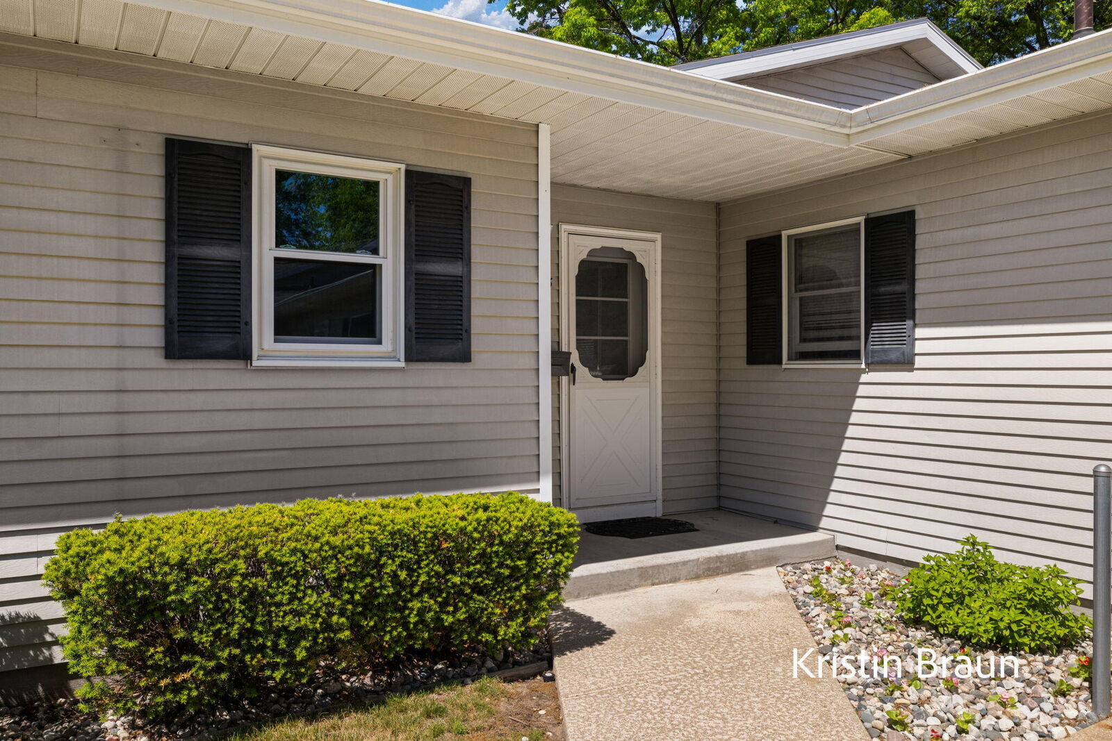Property Photo: 1075 Walnut Grove Drive MI 49441