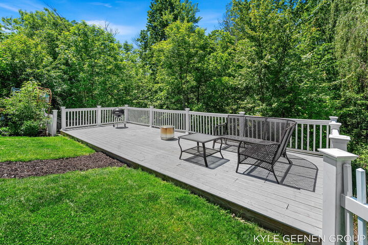 Property Photo: 1104 Keystone Road MI 49423