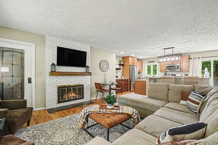 Property Photo:  1366 Maiden Lane  MI 49085 
