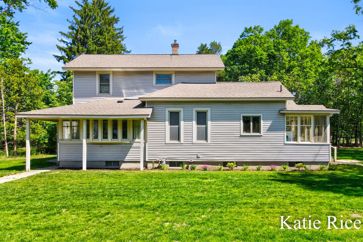 Property Photo: 220 E Elliott Street MI 49461