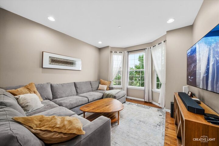 Property Photo:  2951 Henley Lane  IL 60540 