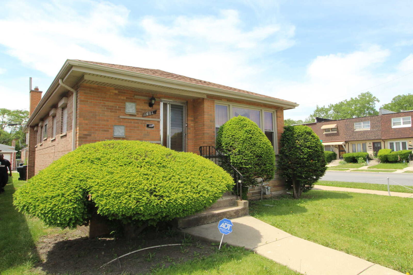 Property Photo:  401 E 91st Street  IL 60619 
