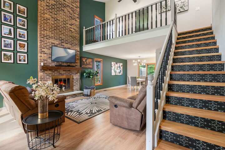 Property Photo:  591 Roosevelt Court  IL 60030 