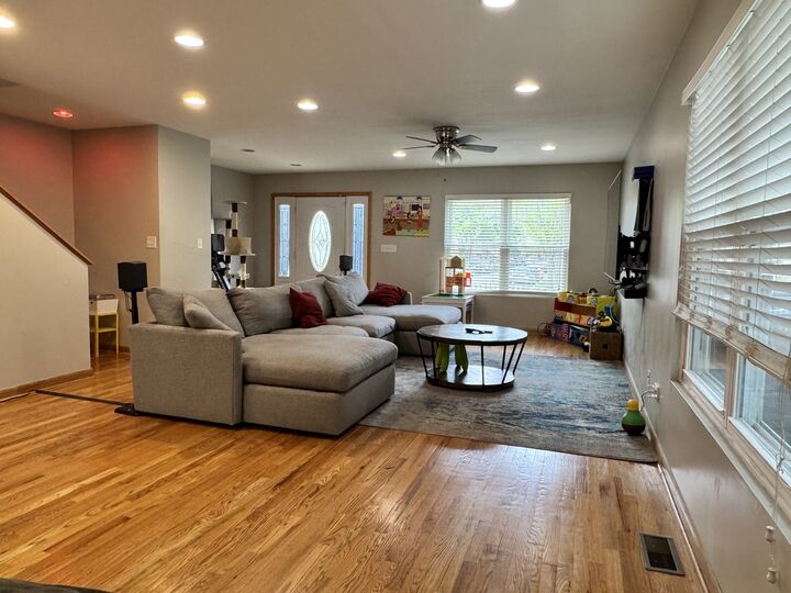 Property Photo:  1031 N Keeler Avenue  IL 60651 