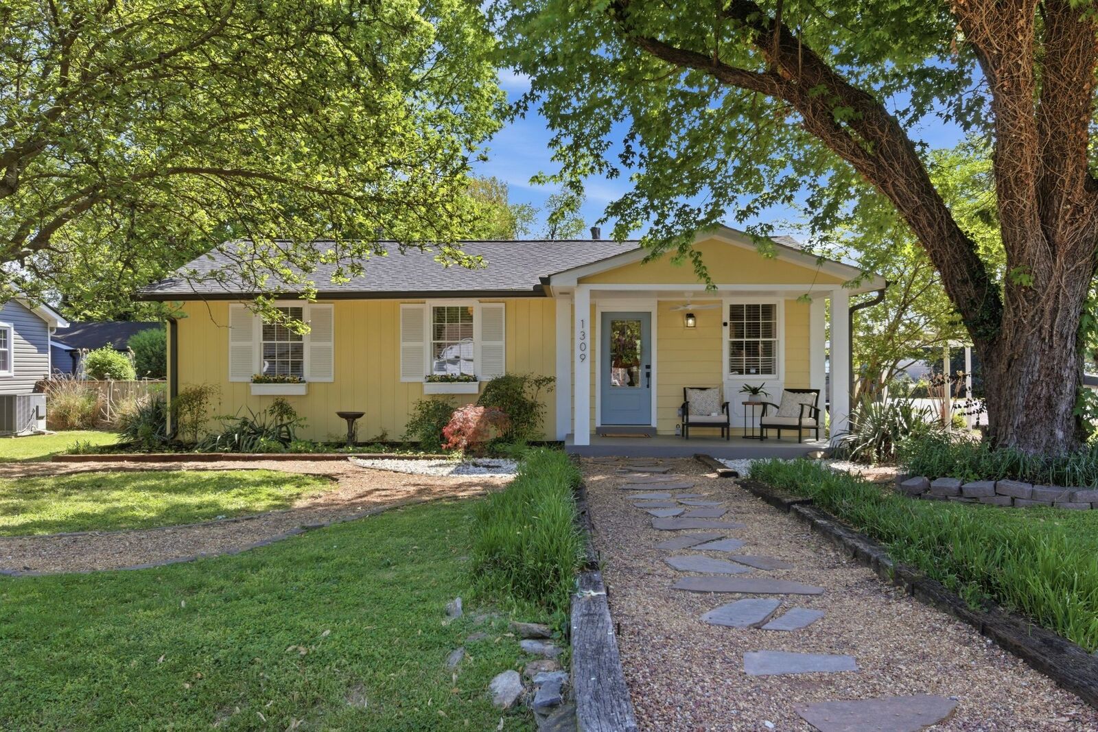 Property Photo: 1309 Chickering Dr TN 37064