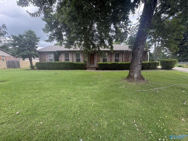 Property Photo:  902 Jackson Drive  AL 35611 
