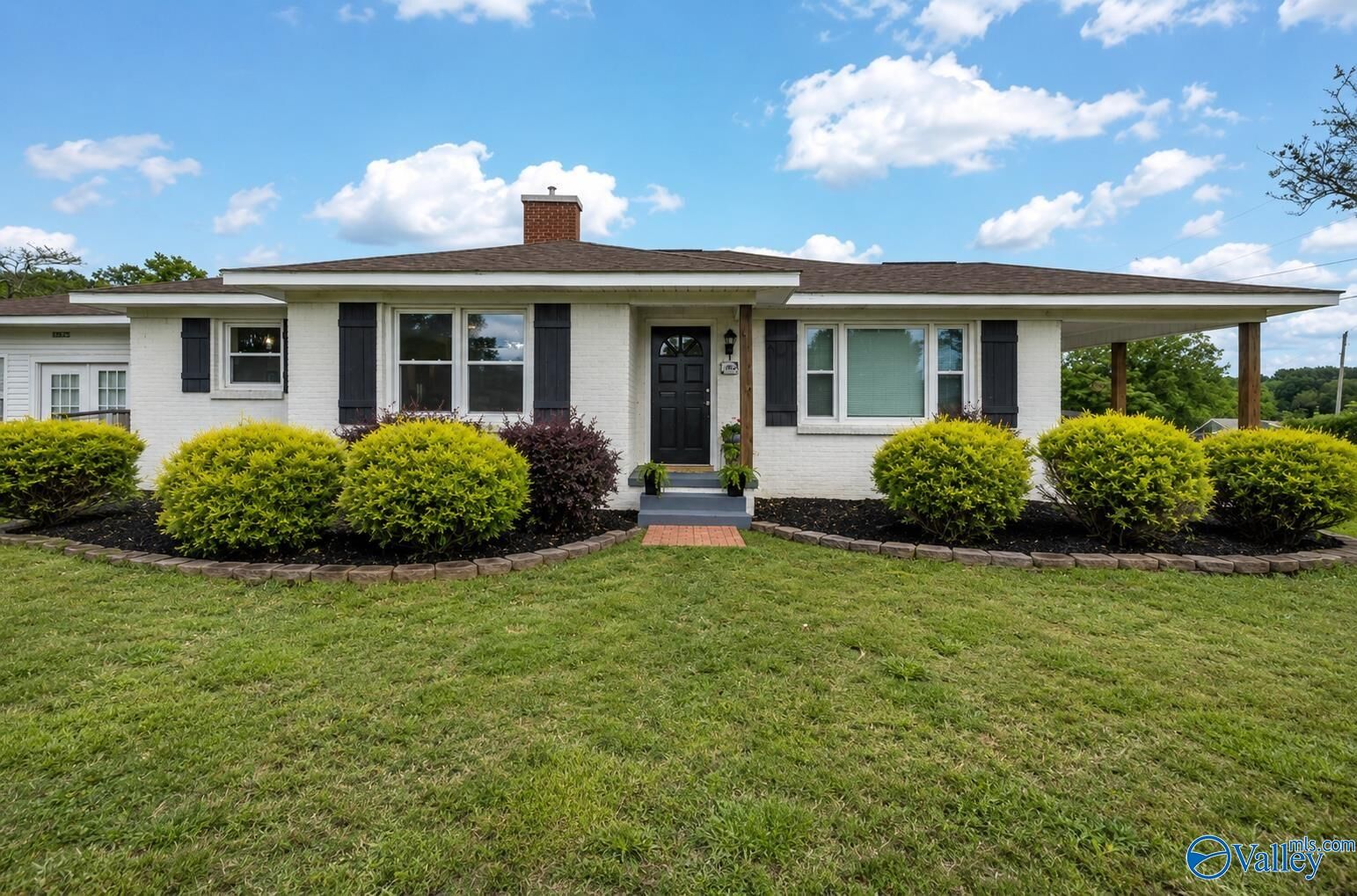 Property Photo:  18747 North Jefferson Street  AL 35614 