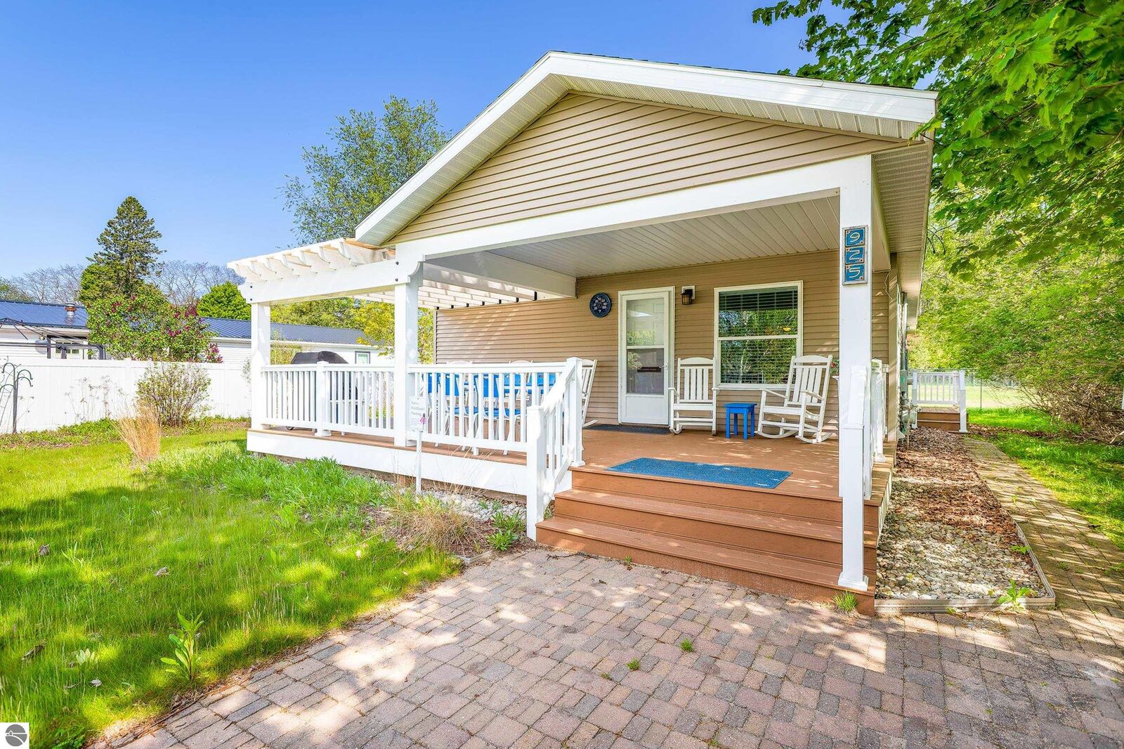 Property Photo: 925 Hall Avenue MI 49635