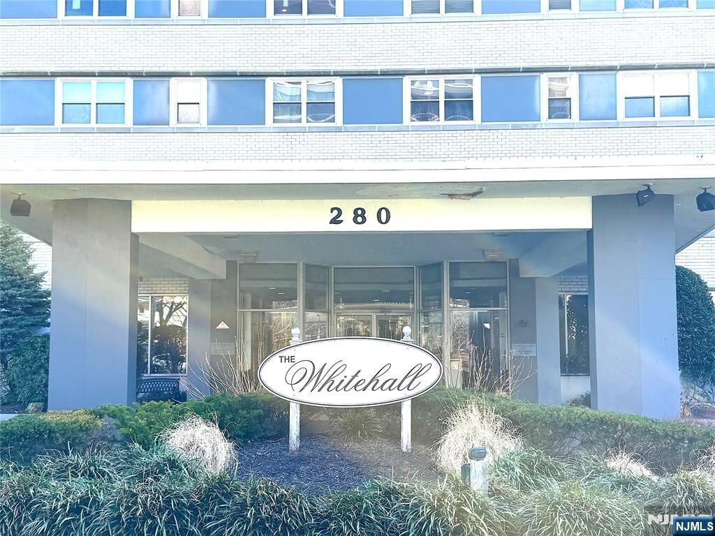 Property Photo:  280 S Prospect Avenue 3N  NJ 07601 
