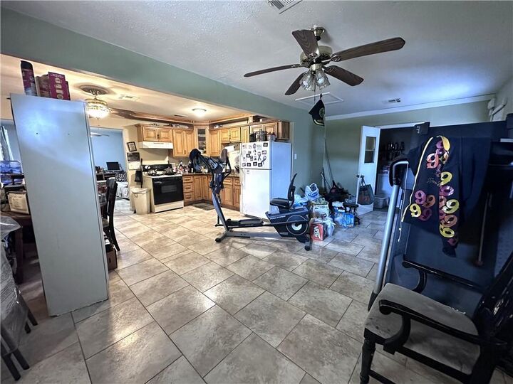 Property Photo:  1013 Sandalwood Drive  LA 70058 