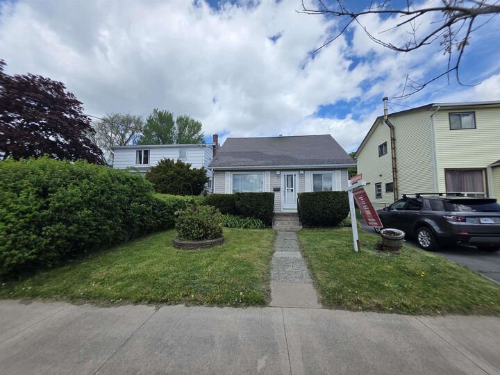 2883 Connaught Avenue — photo 1
