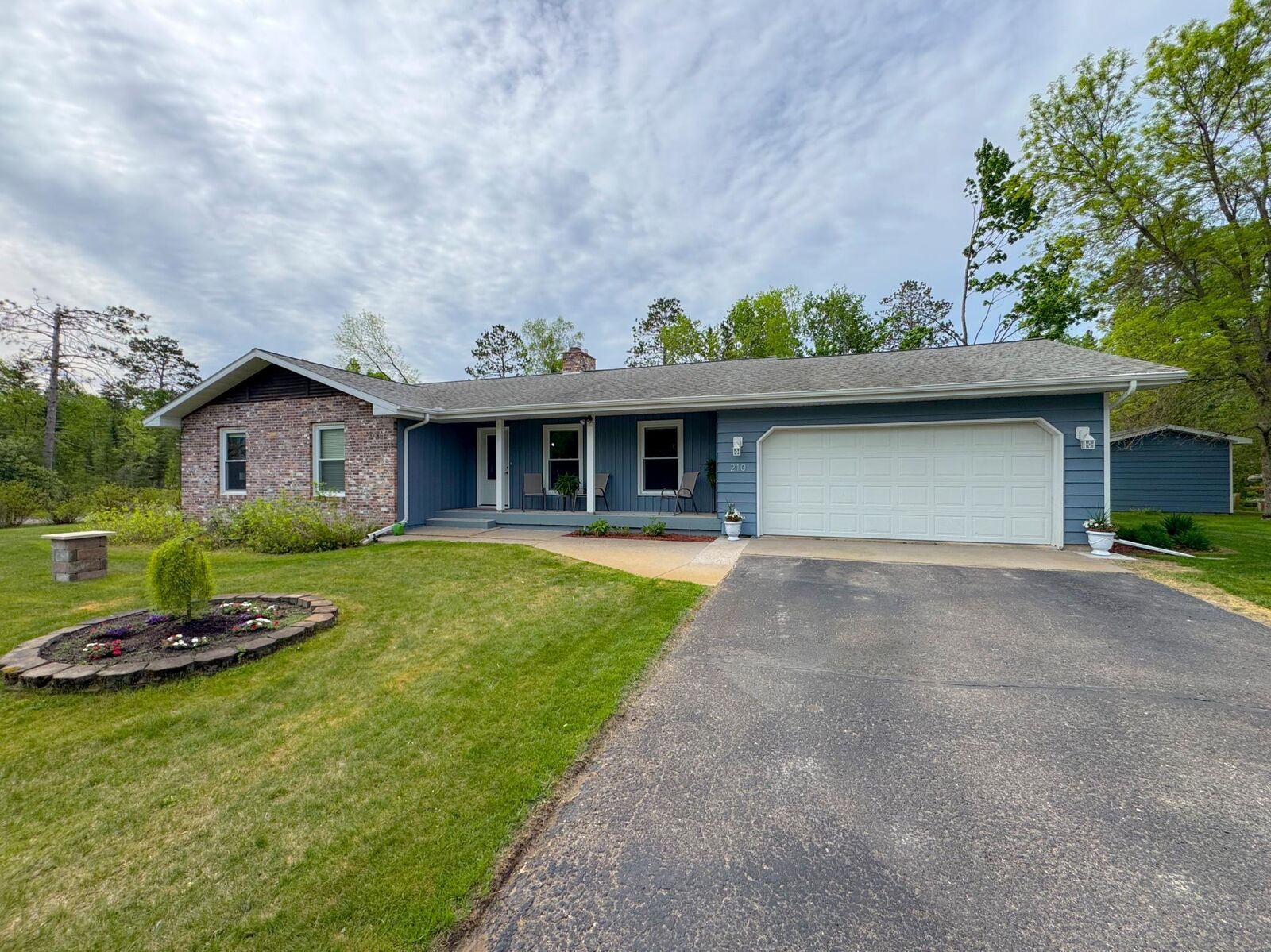 Property Photo: 210 Kenwood Circle NE MN 56601
