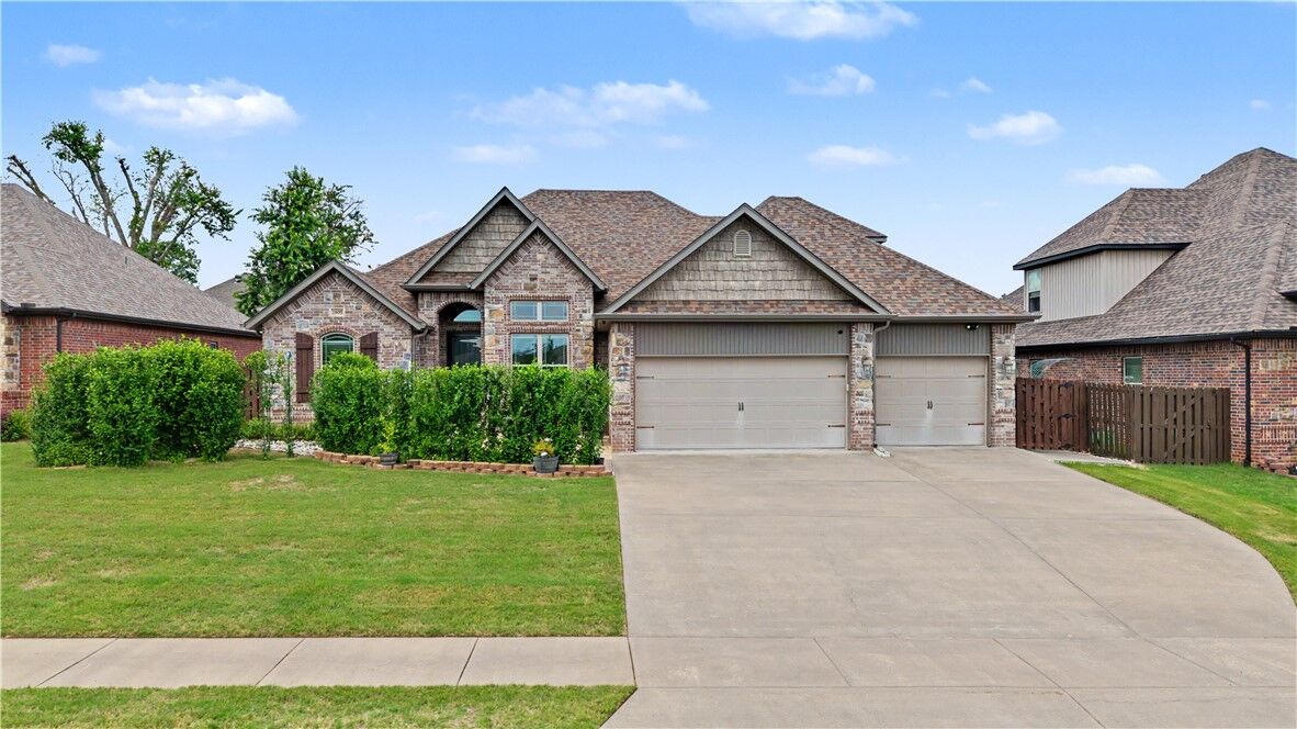 Property Photo:  1805 NE Frost Drive  AR 72712 