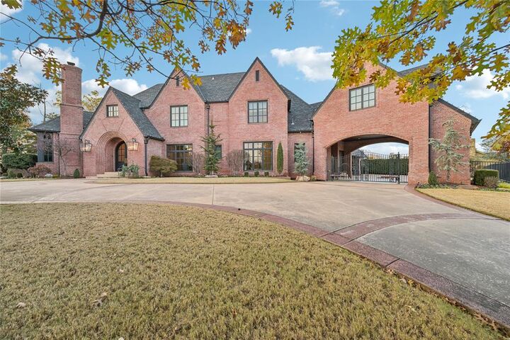 Property Photo: 1401 Oak Tree Drive OK 73025