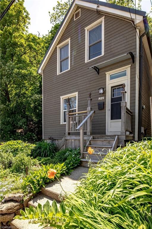 Property Photo: 210 Charlton Avenue E ON L8N 1Z1
