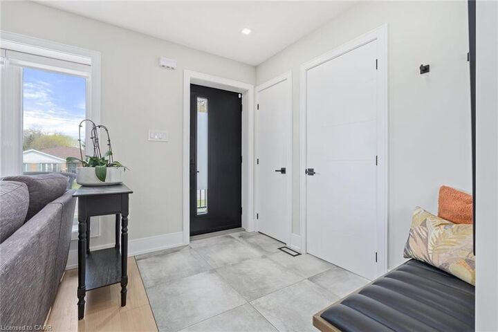 Property Photo: 37 Windsor Road ON L7G 1S8