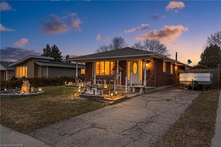 Property Photo:  515 Strasburg Road  ON N2E 1P1 