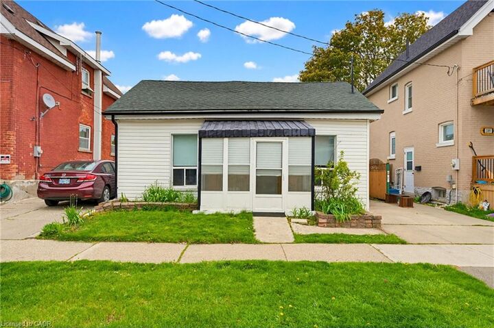 Property Photo: 291 Park Avenue ON N3S 5L2