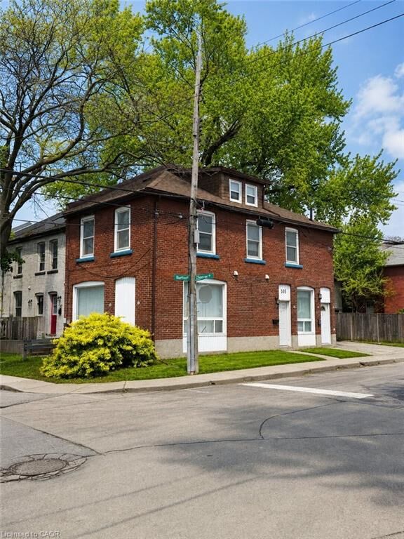 Property Photo:  105 Cheever Street  ON L8L 5R8 