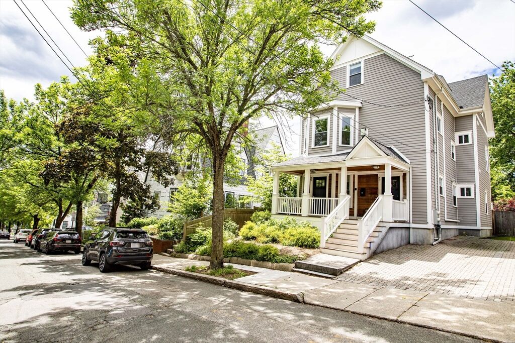 Property Photo:  40 Harvard Street 1  MA 02143 