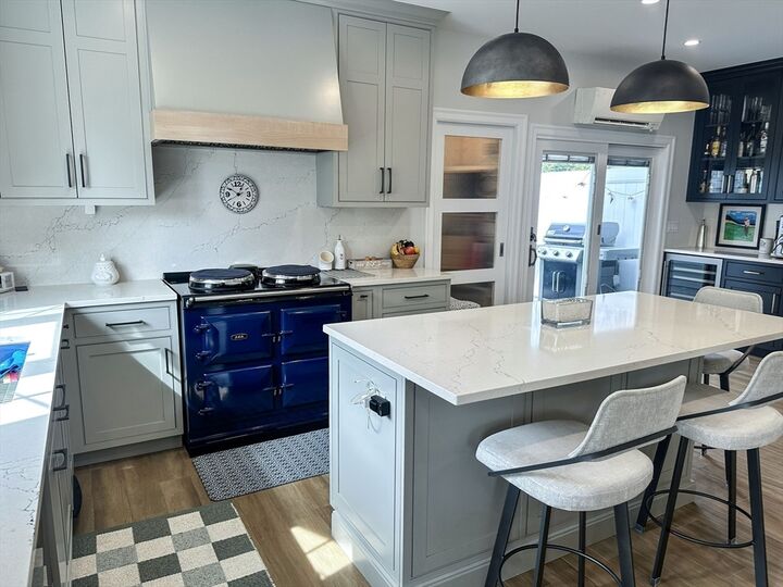 Property Photo:  15 Waban 15  MA 02481 