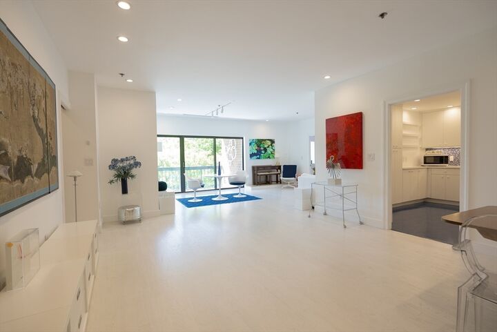 Property Photo:  165 Beacon Street 702  MA 02446 
