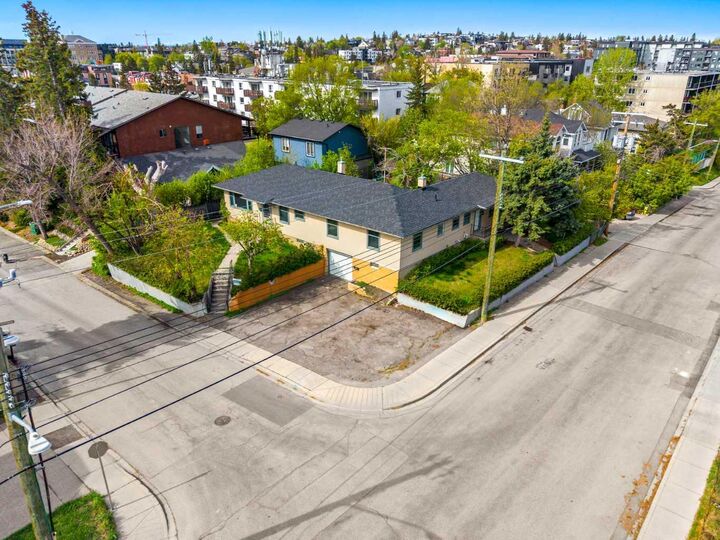 1607 25 Avenue SW — photo 1