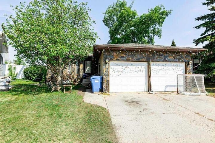 Property Photo: 20 Goard Close AB T4P 2M2