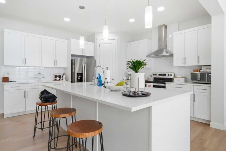 Property Photo:  107 Versant View SW  AB T2Y 0X3 